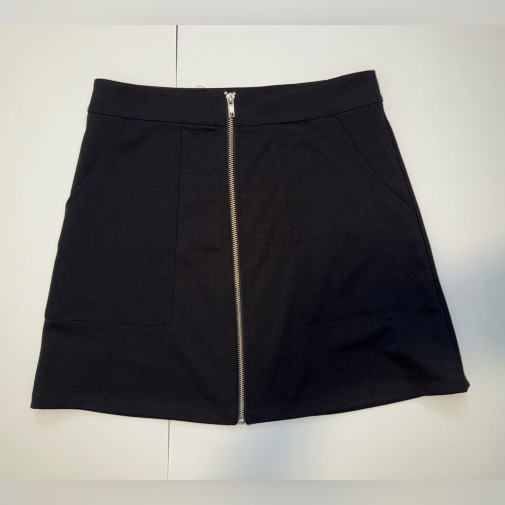 Black Zippered Women's Skirt